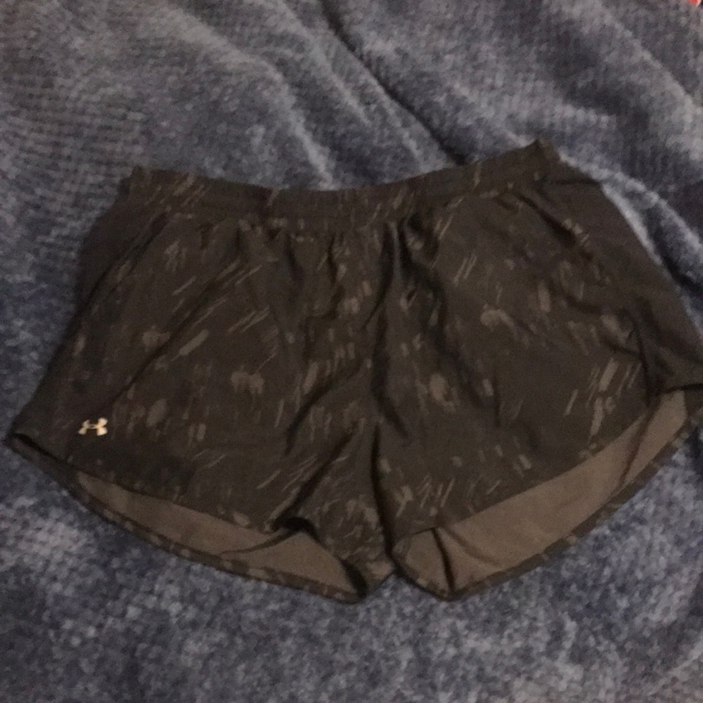 under armor black w/grey accent shorts sz. xl